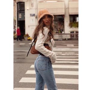 SOLD❣️Wave Bucket Hat-Beige ⛄️🌞🍁